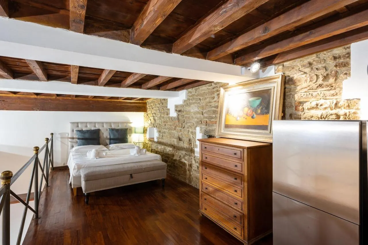 Palazzo Pitti Apartment With Terrace Firenze